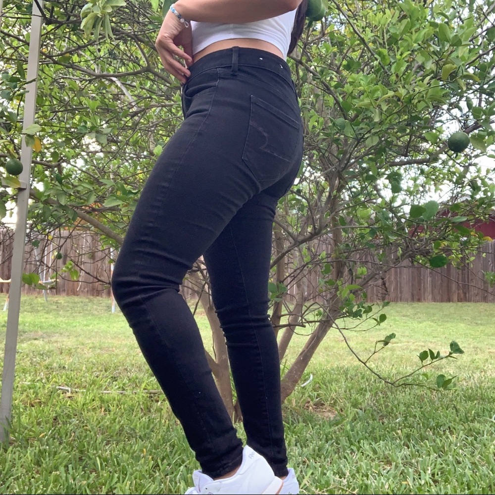 Black American Eagle jeans